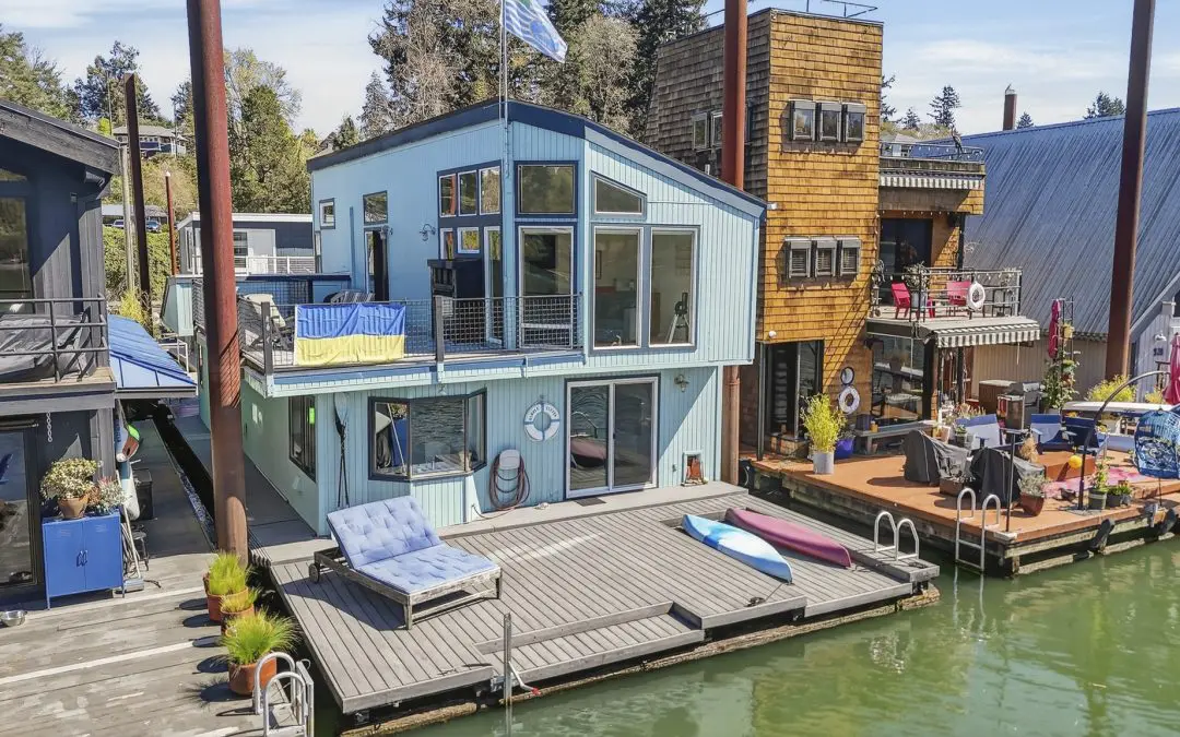Low Turnover Moorage, Two Unit Offering In Prime Sellwood Location! $775,000