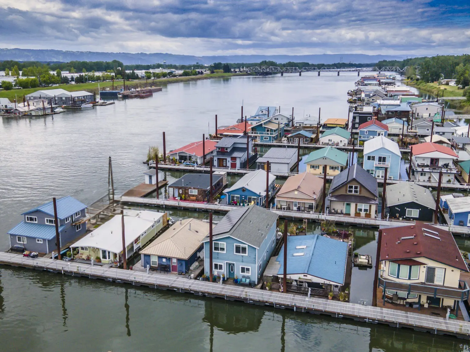 Columbia River - Hayden Island 1 - Floating Homes Portland Columbia River - Hayden Island 1 - Floating Homes Portland