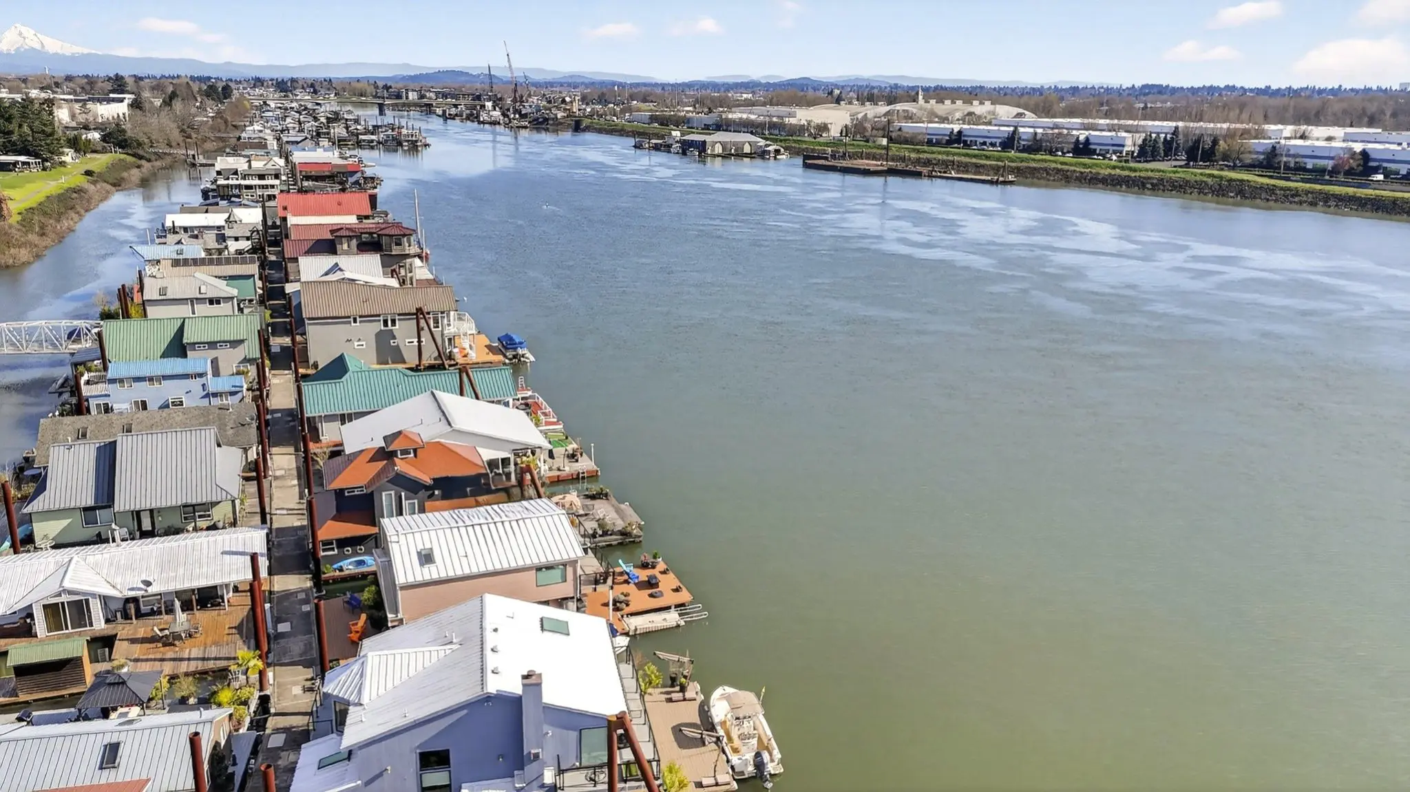 Columbia River - Hayden Island 2 - Floating Homes Portland Columbia River - Hayden Island 2 - Floating Homes Portland