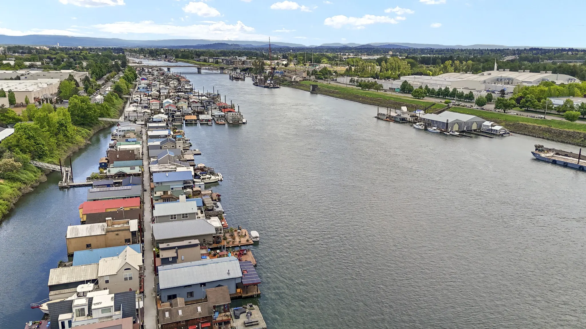 Columbia River - Hayden Island 3 - Floating Homes Portland Columbia River - Hayden Island 3 - Floating Homes Portland