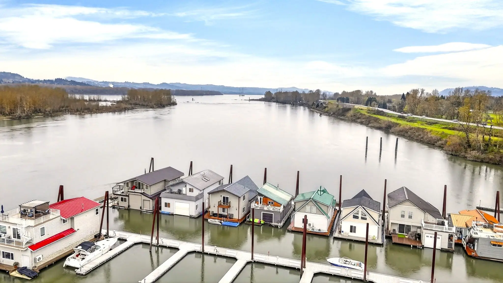 Outer Marine Drive 2 - Floating Homes Portland Outer Marine Drive 2 - Floating Homes Portland