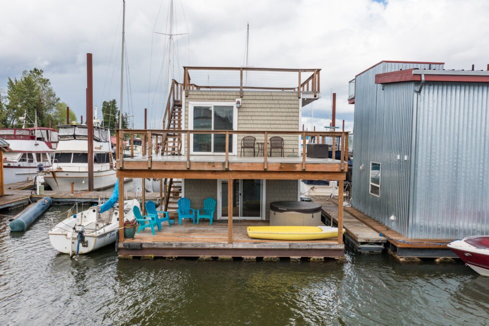 The Perfect Place to Get Away From it All! 199,000 Floating Homes