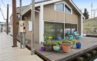 Peaceful Mid-Century Stunner!