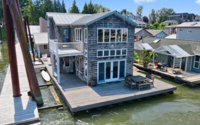 Cape Cod Style Turnkey Home!