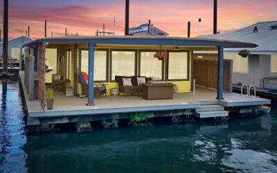 Quintessentially Cozy Floating Home